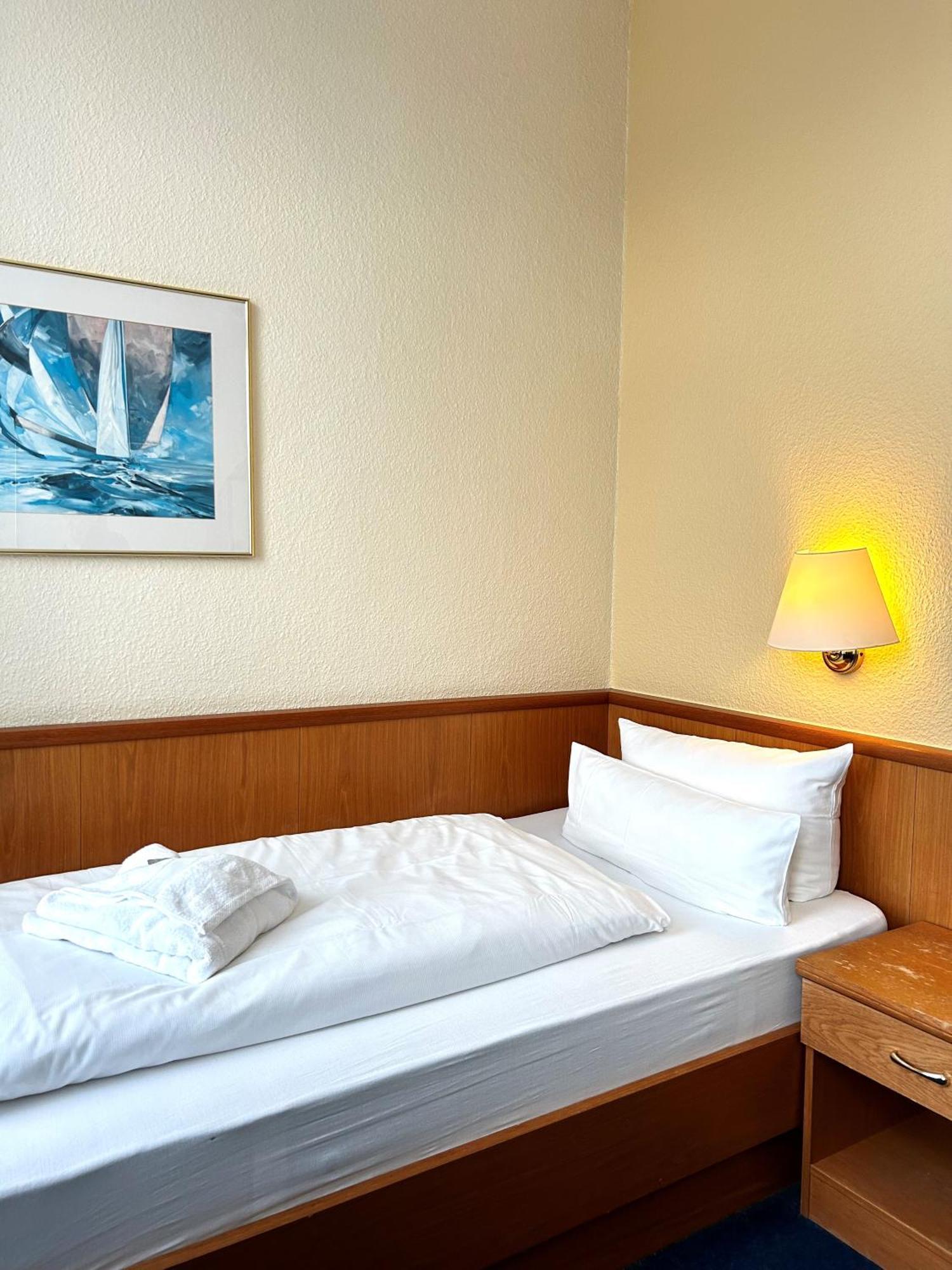 Sure Hotel By Best Western Wilhelmshaven City Exteriör bild